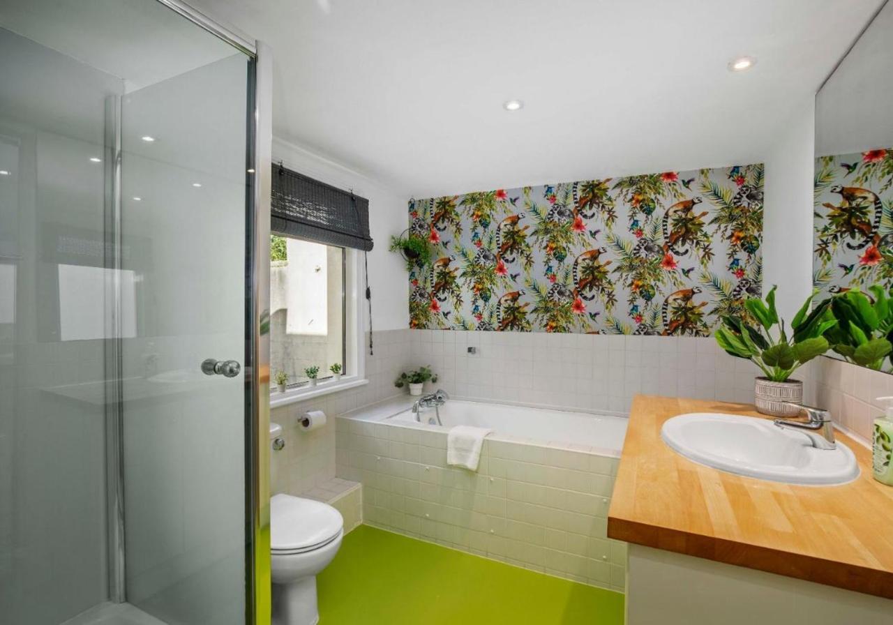 Holiday home The Townhouse By My Getaways Free Parking